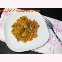 куриная печень с рисом и горошком